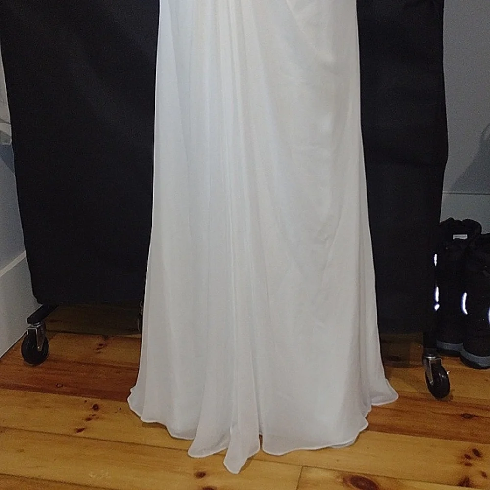 Wedding Dress - Picture 3 of 14